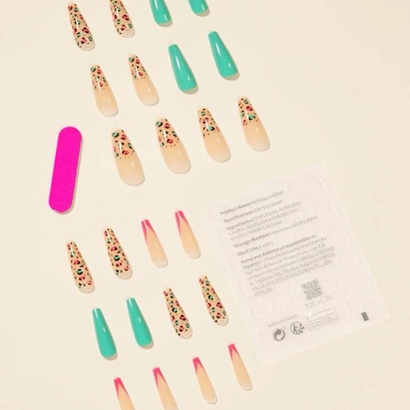 Fake nails - Picture 2 of 2